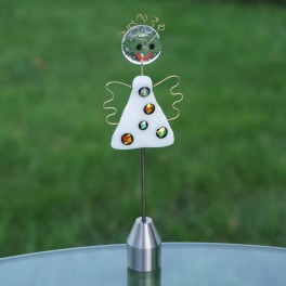 410. Engel.14 cm. Guldprikker på kjolen 410. Engel.14 cm. Guldprikker på kjolen
