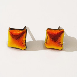 03301. Ørestikker, 11 x 9 mm, rød-gyldne